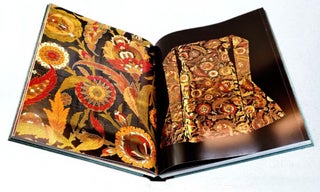 Silks for the Sultans : Ottoman Imperial garments from Topkapi Palace
